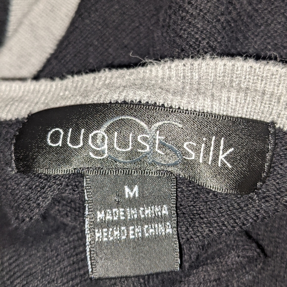 Sweater - Picture 4 of 4